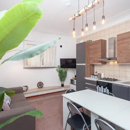 Modern Historic - By Openroma Roma